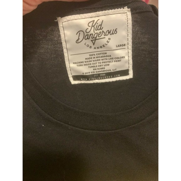 Kid Dangerous Black Graphic Short Sleeve Cotton T-Shirt Size Large NWT - Picture 4 of 6